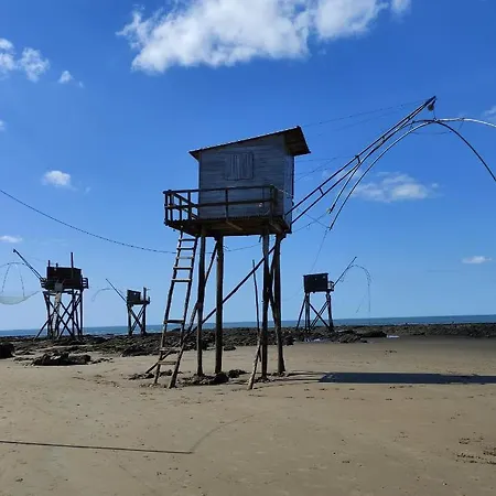 Charmante Maison De Vacances, 4p, Piscines, Proche Gohaud Casa de Férias *