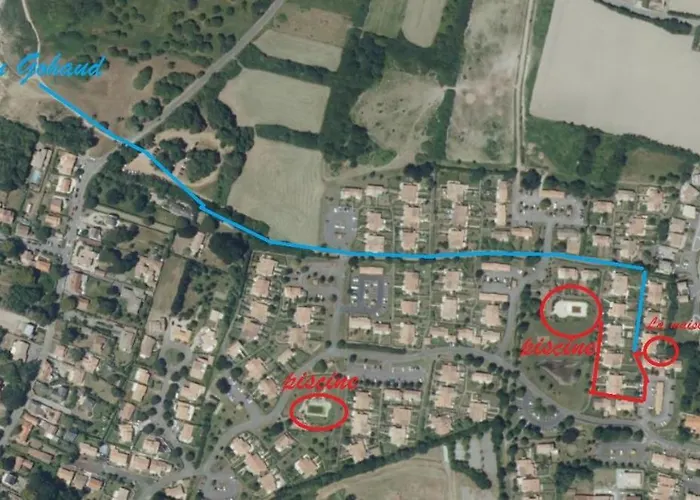 Charmante Maison De Vacances, 4p, Piscines, Proche Gohaud *