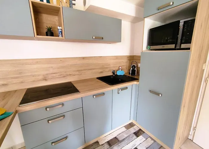 Hébergement de vacances Charmante Maison De Vacances, 4p, Piscines, Proche Gohaud