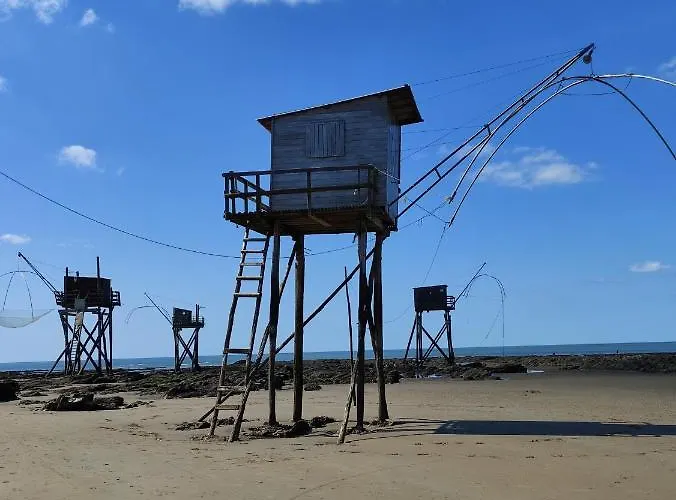 Charmante Maison De Vacances, 4p, Piscines, Proche Gohaud Hébergement de vacances *